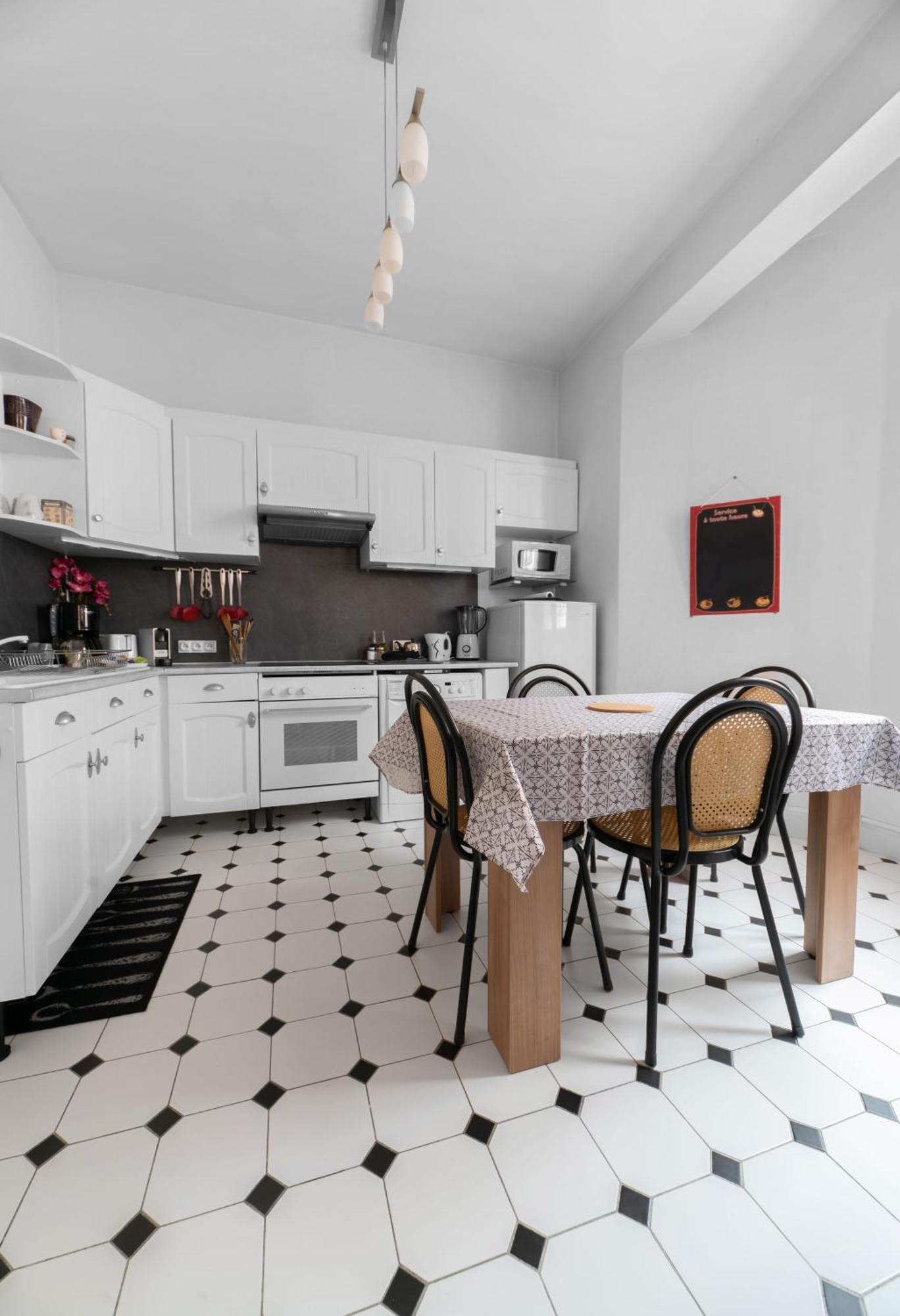 Le Lasteyras - Appartement Charmant En Centre Ville Vichy Exteriör bild