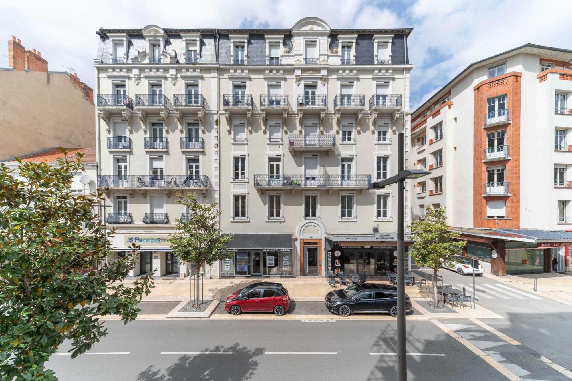 Le Lasteyras - Appartement Charmant En Centre Ville Vichy Exteriör bild