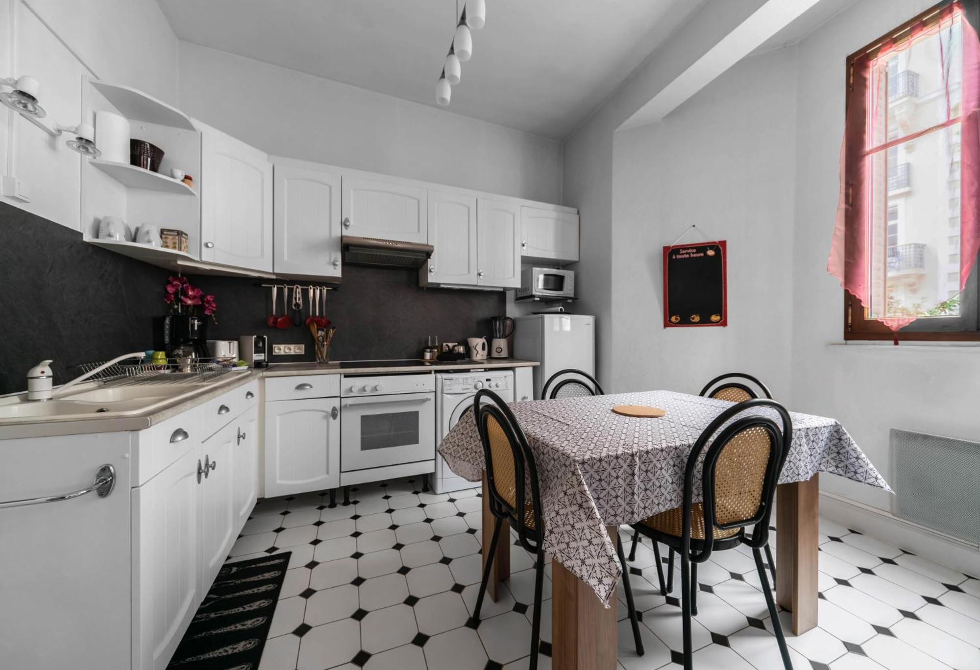 Le Lasteyras - Appartement Charmant En Centre Ville Vichy Exteriör bild